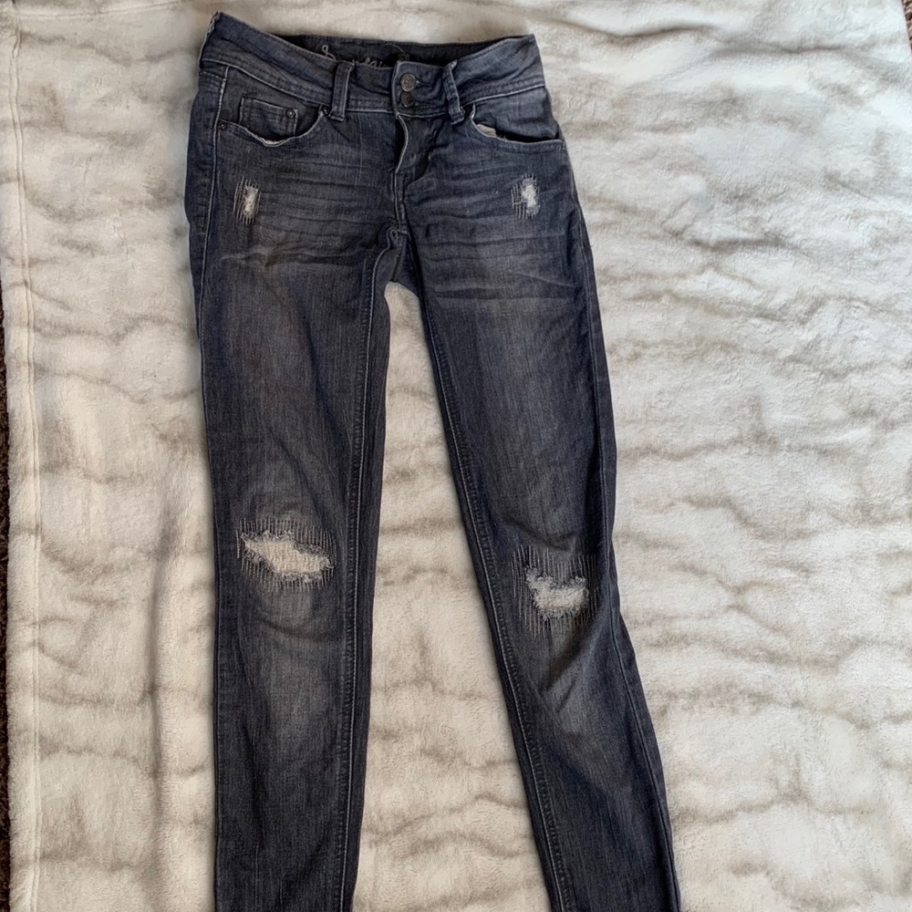 Grey wash Distressed jeans